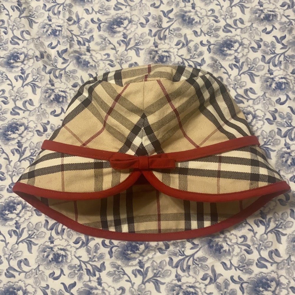 Vintage Burberry bucket hat